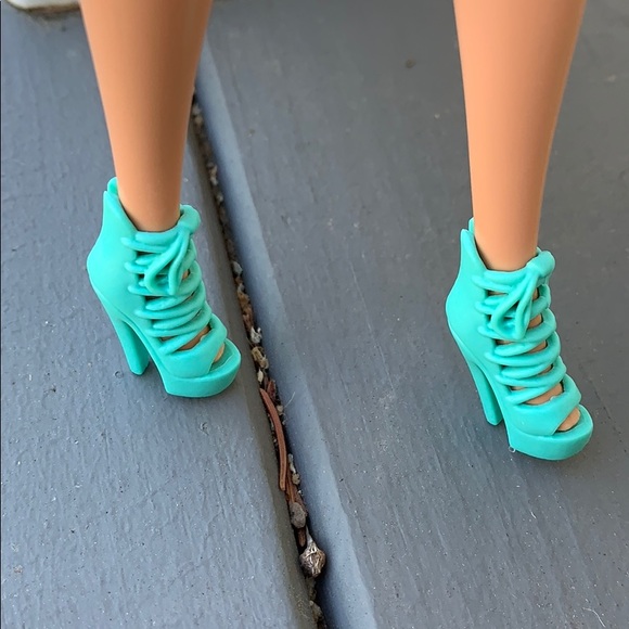 Greenish blue Barbie heels - Picture 5 of 6
